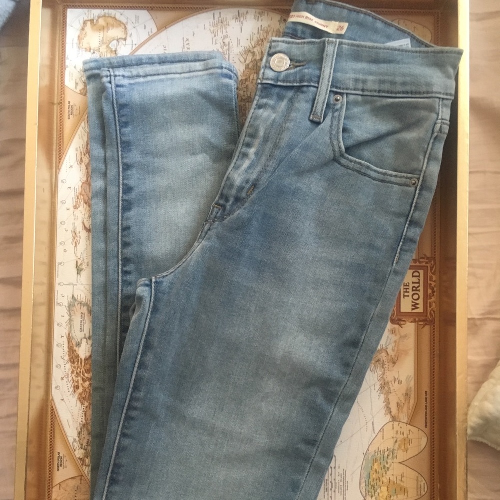 New Levi’s 721 High Waisted